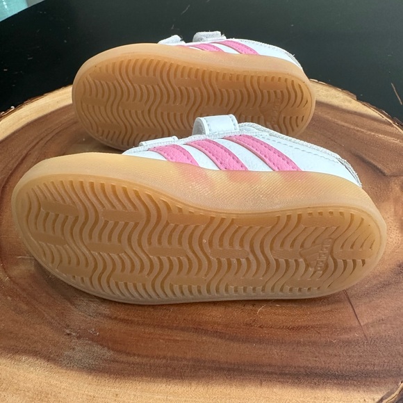 Adidas Kids White Sneakers with Pink Stripes - Picture 5 of 5